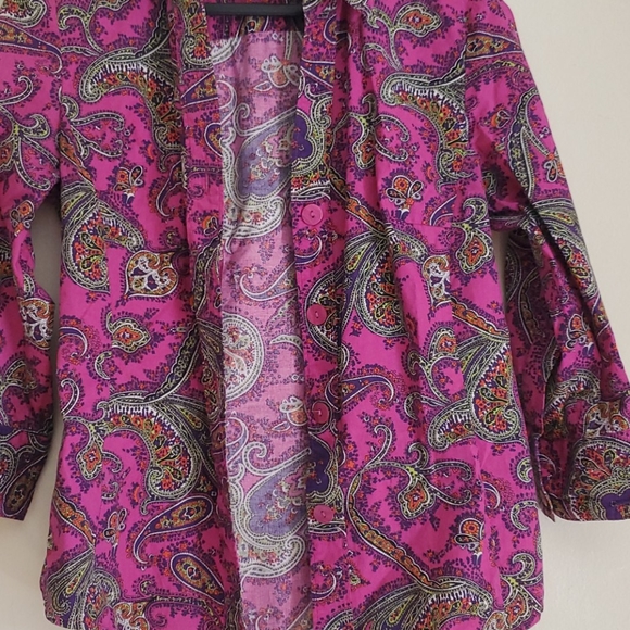 Small Button up Blouse - Picture 3 of 3